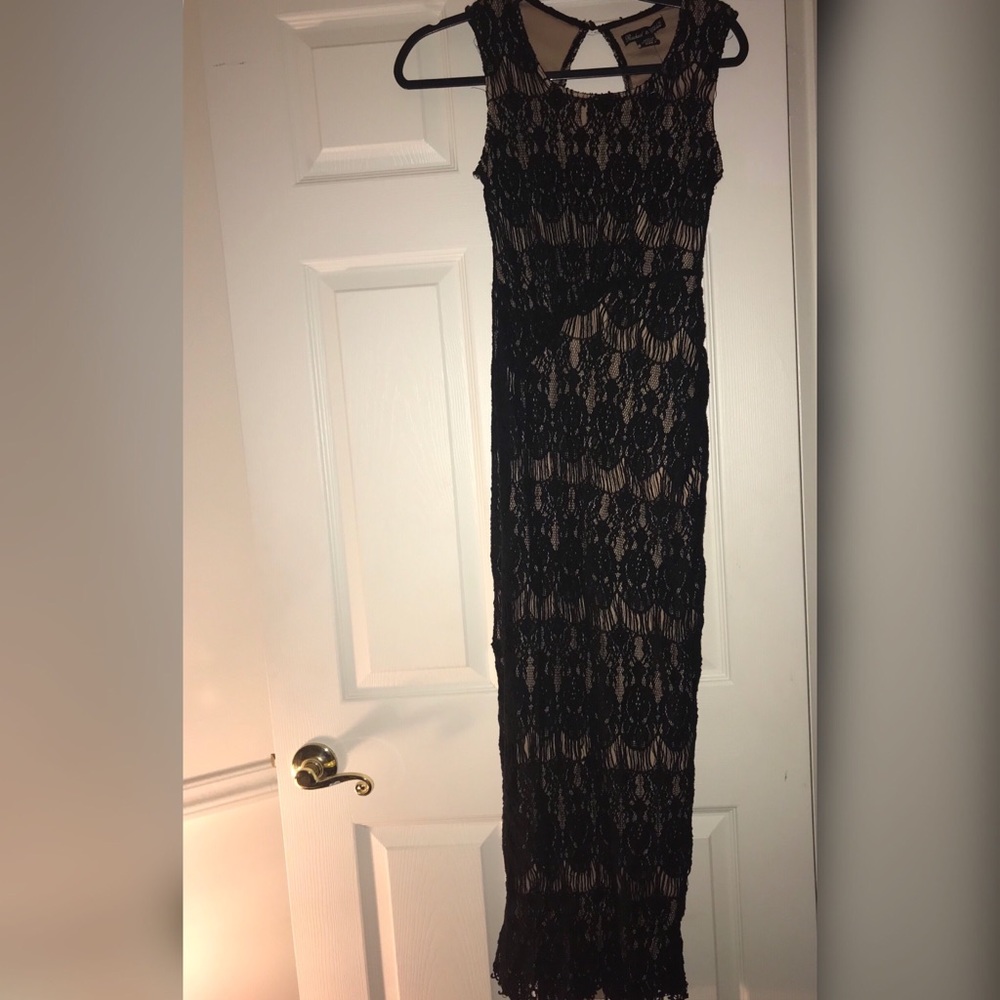 Pretty Lace Dress!